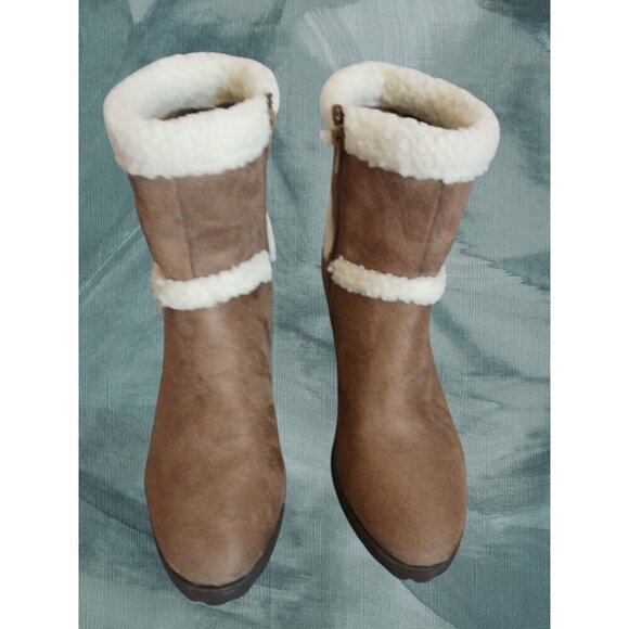 Olivia Miller  Faux Sherpa Fur Lined Ankle Boots With  Size 8 Brown Taupe Color - Picture 1 of 12
